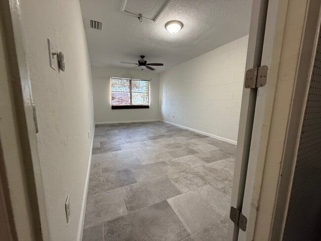 36326 Stratford Ct in Grand Island, FL - Building Photo - Building Photo