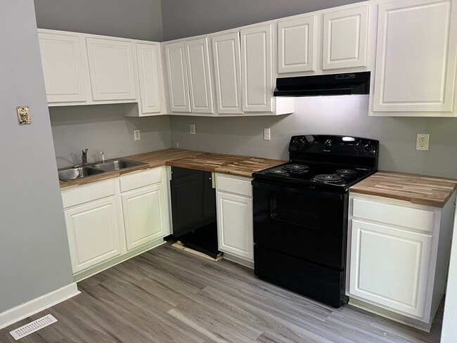 901 Marlborough Rd in Raleigh, NC - Building Photo - Building Photo