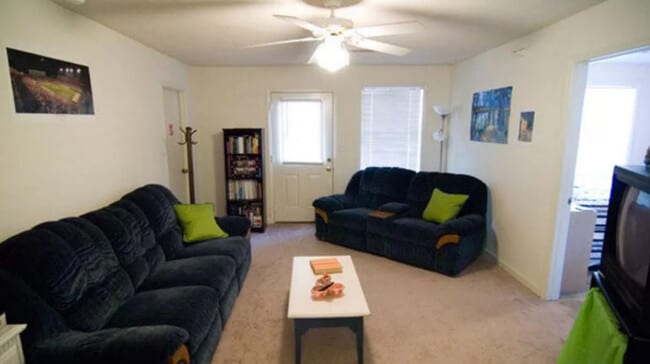 Room in Condo on Carlton Ave in Raleigh, NC - Building Photo - Building Photo
