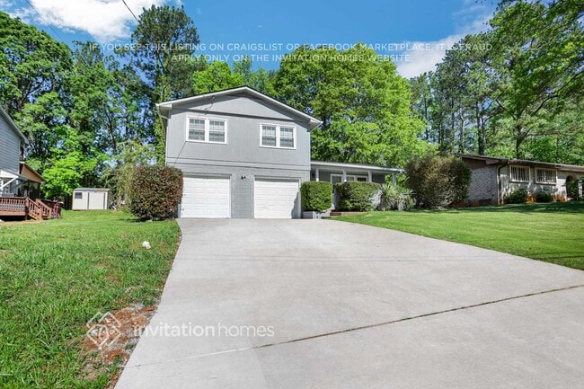 2737 Knollview Dr in Decatur, GA - Building Photo - Building Photo