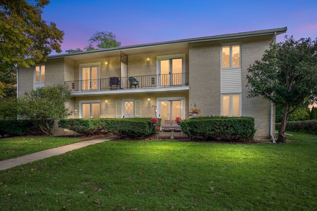 property at 31 Green Oaks Dr