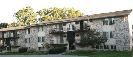 Stone Ridge Meadows in Lansing, MI - Building Photo - Building Photo