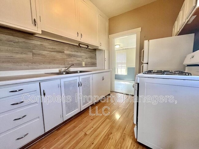 325 E Washington St in Mankato, MN - Building Photo - Building Photo