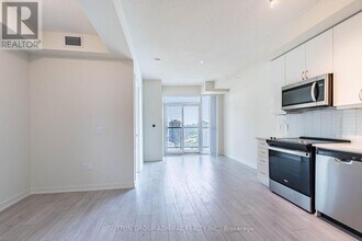 38 Annie Craig Dr in Toronto, ON - Building Photo - Building Photo