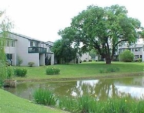 1321 Airport Dr-Unit -1321 Airport Drive F7 in Tallahassee, FL - Building Photo - Building Photo