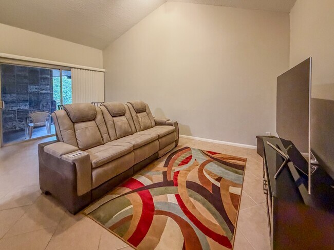 2574 Marilee Ln in Houston, TX - Building Photo - Building Photo