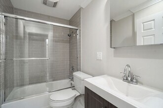 733 Parker St, Unit 202 in Boston, MA - Building Photo - Building Photo