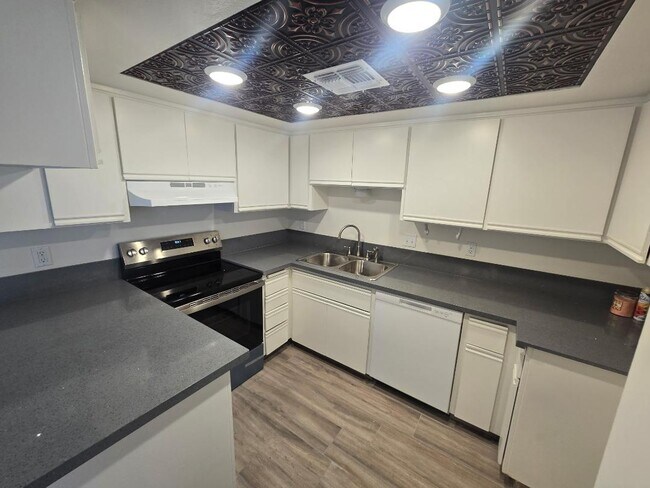 3611 Buena Vista Ave, Unit 4 in Lake Havasu City, AZ - Building Photo - Building Photo