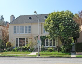 261 S Spalding Dr in Beverly Hills, CA - Building Photo - Building Photo