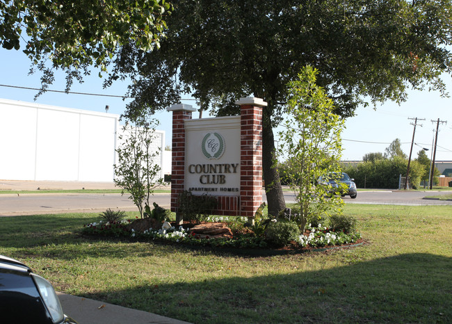 Country Club in Carrollton, TX - Foto de edificio - Building Photo