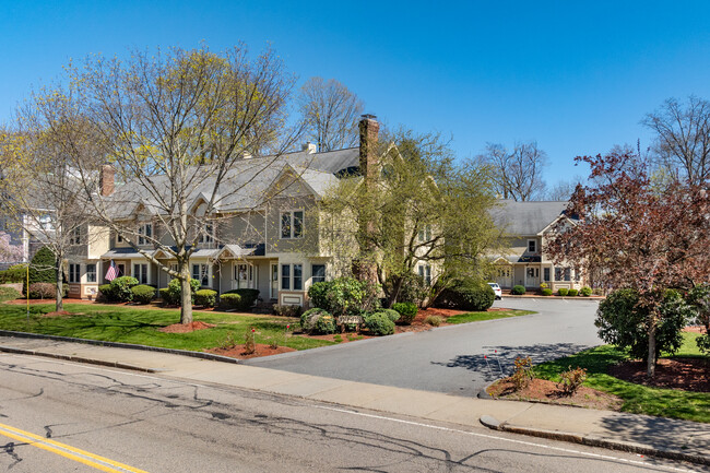 County Terrace Condos in Attleboro, MA - Foto de edificio - Building Photo