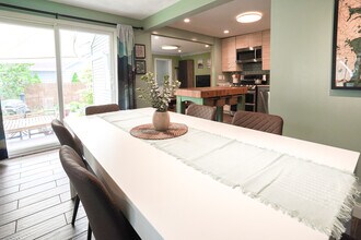 48 Fales Ave in Barrington, RI - Building Photo - Building Photo