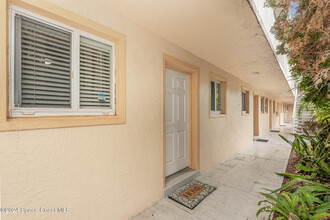 211 Circle Dr in Cape Canaveral, FL - Building Photo - Building Photo