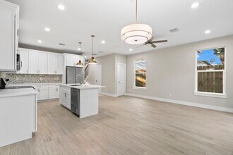 404 Forest Hill Blvd in Houston, TX - Building Photo - Building Photo