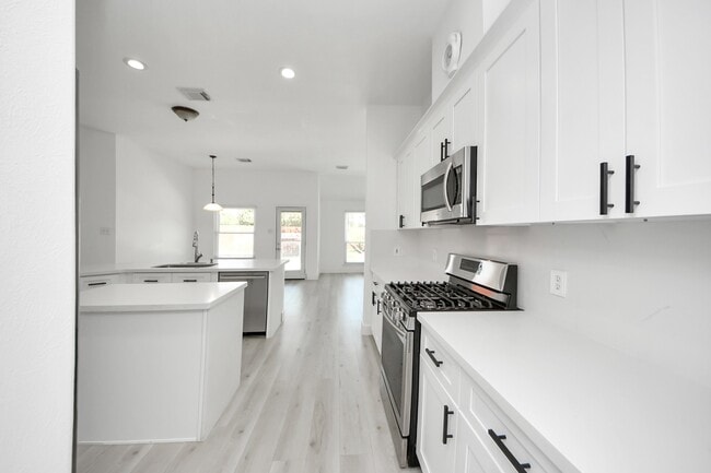 10850 White Oak Point Ct