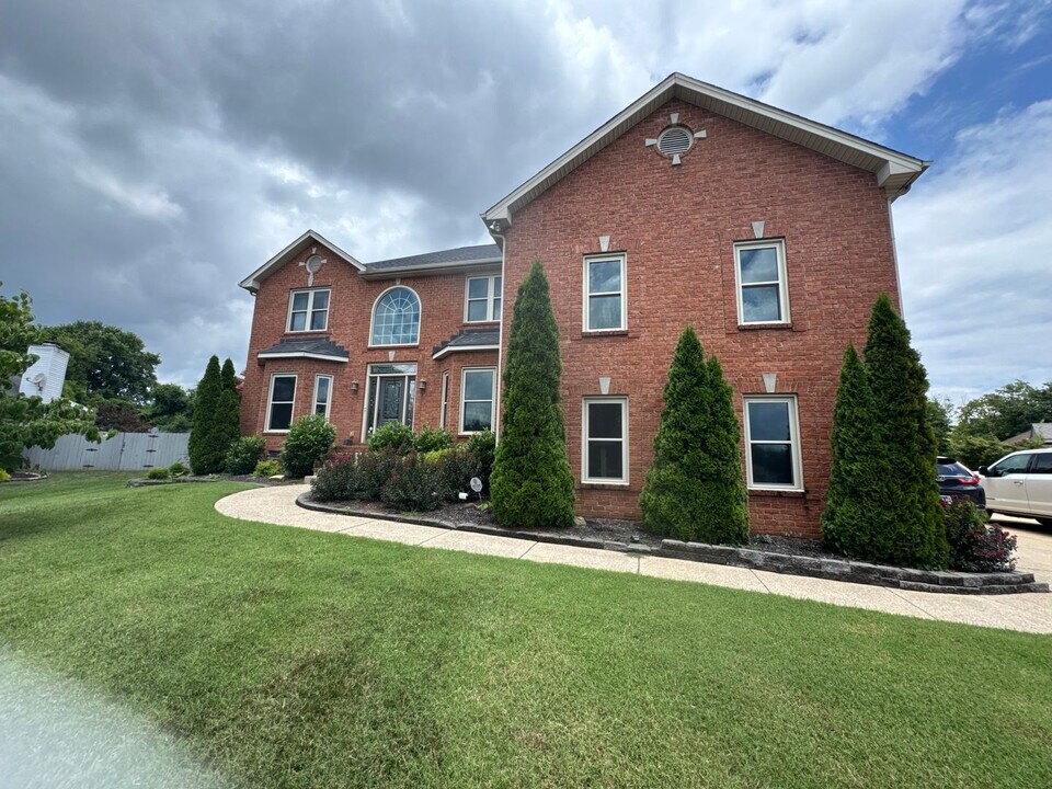 3002 Christine Ct in Mount Juliet, TN - Building Photo