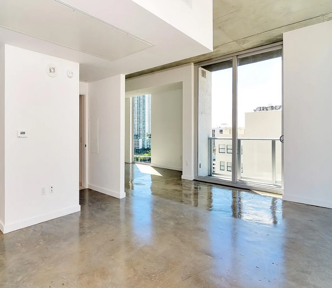 151 SE 1st St, Unit 2510 in Miami, FL - Foto de edificio - Building Photo