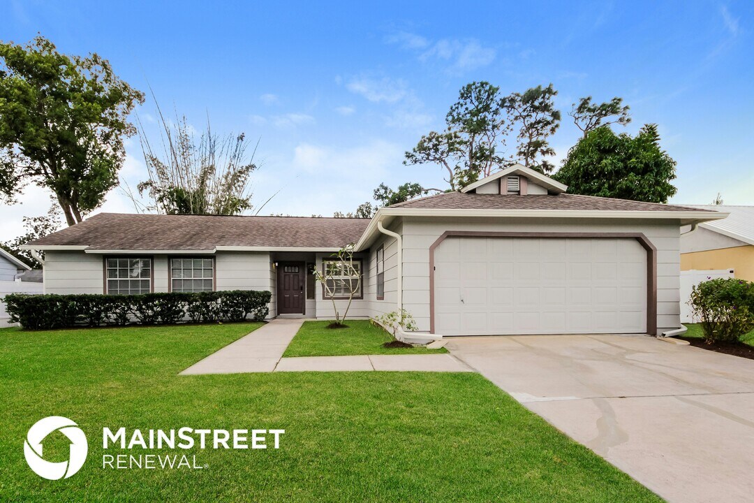 1522 Birchwood Ave in Kissimmee, FL - Foto de edificio