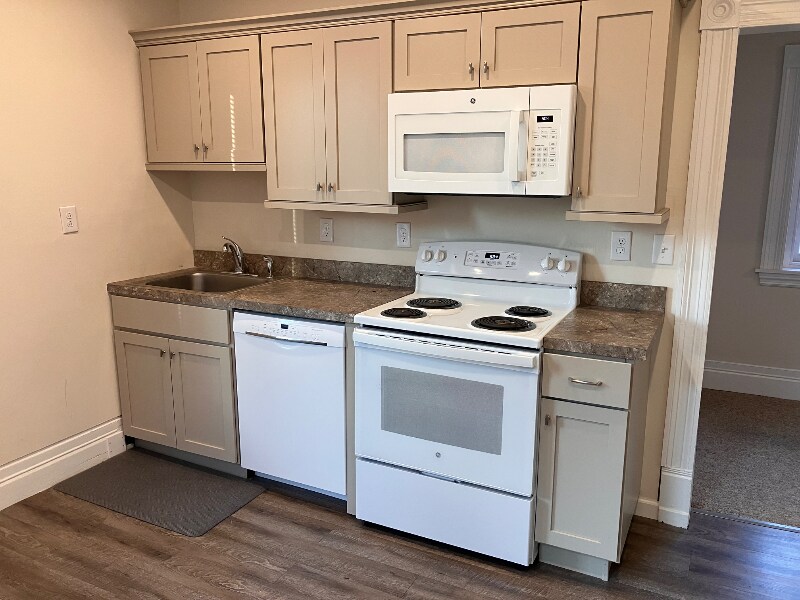 613 Main St in Royersford, PA - Building Photo