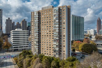 Landmark Condominiums in Atlanta, GA - Foto de edificio - Building Photo