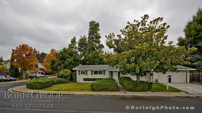 3728 Country Club Dr in Redwood City, CA - Building Photo - Building Photo