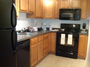 Dunns Bridge Apartments - Two Bed, Two Bat in Dover, NH - Foto de edificio - Building Photo