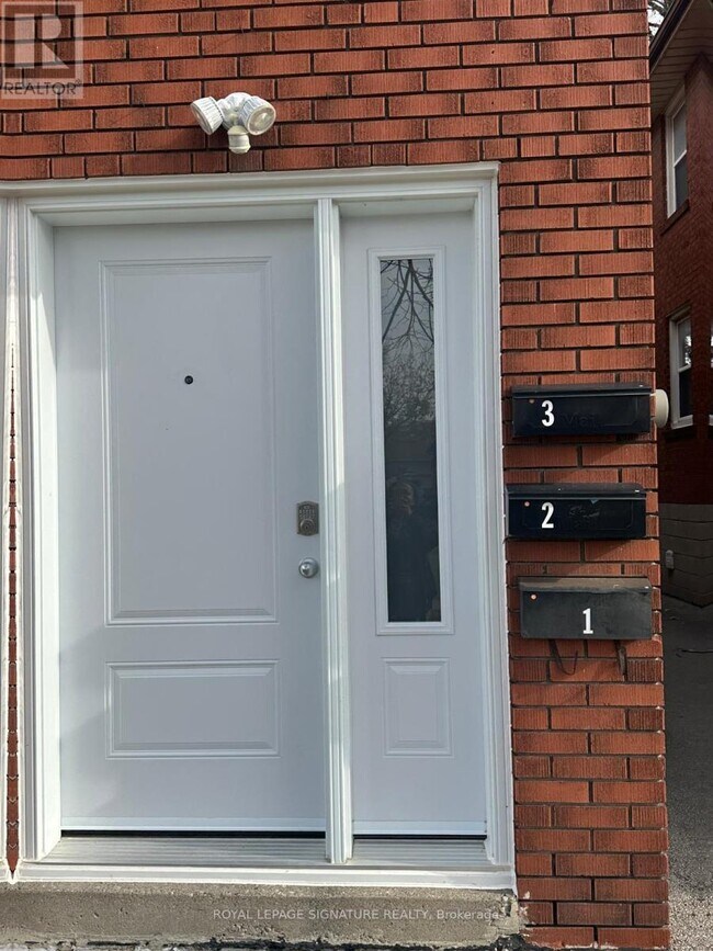 13 Wesley St in Toronto, ON - Building Photo - Building Photo