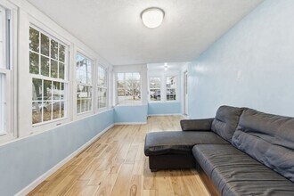 16 Floyd St in Woburn, MA - Building Photo - Building Photo