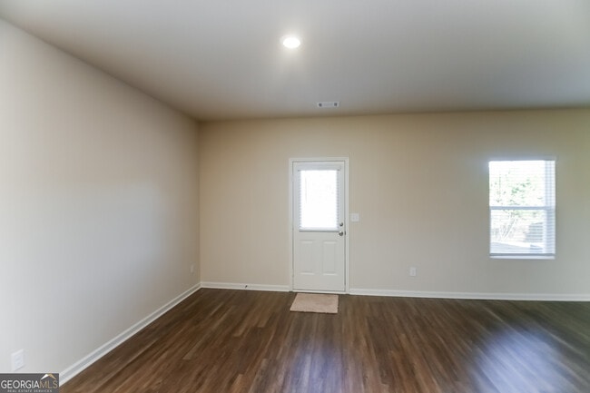 243 Augusta Woods Dr in Villa Rica, GA - Foto de edificio - Building Photo