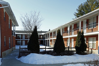 The Plantation House in Toledo, OH - Foto de edificio - Building Photo