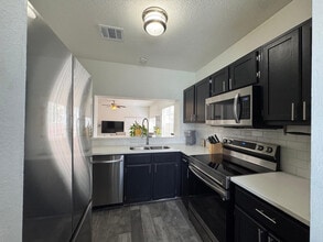 22 Cross Canyon in San Antonio, TX - Building Photo - Building Photo