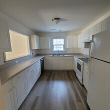 426 Foxwood Ln in Wilmington, NC - Building Photo - Building Photo