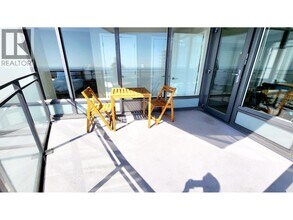 4900 Lennox Ln in Burnaby, BC - Building Photo - Building Photo