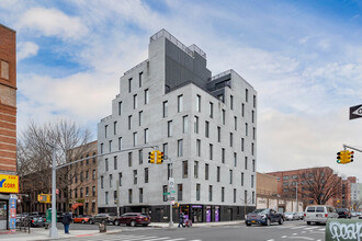 8 Saint Marks Pl in Brooklyn, NY - Building Photo - Building Photo