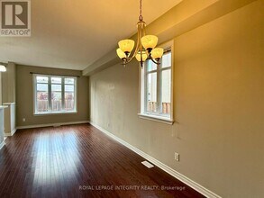 949 Klondike Rd in Ottawa, ON - Building Photo - Building Photo