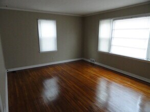 113 N Connecticut Ave, Unit 113 in Mason City, IA - Foto de edificio - Building Photo