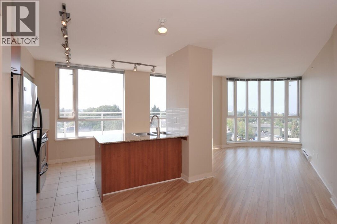 4028 Knight St in Vancouver, BC - Building Photo