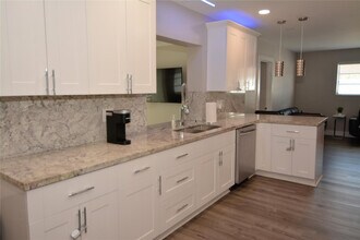 3840 N 42nd Terrace in Hollywood, FL - Building Photo - Building Photo