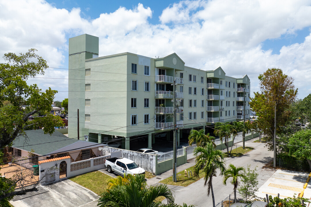 Highpoint Condominium in Miami, FL - Building Photo