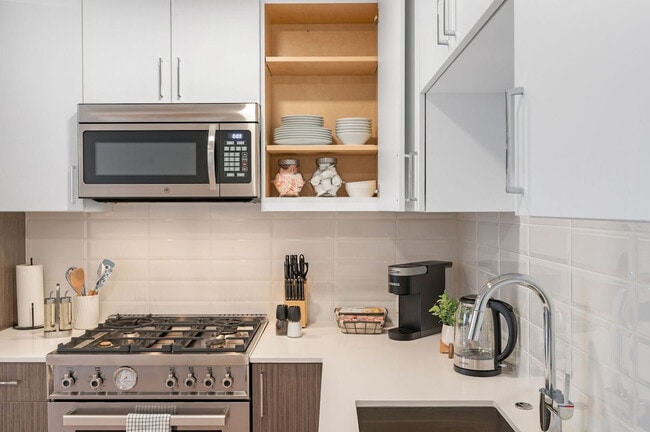 4322 Winslow Pl N, Unit SI ID1035998P in Seattle, WA - Building Photo - Building Photo