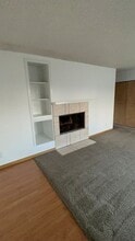 8307 Jewel Lake Rd in Anchorage, AK - Building Photo - Building Photo