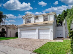 13484 NW 13th St in Pembroke Pines, FL - Foto de edificio - Building Photo