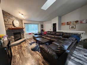 4745 Purcell Dr in Colorado Springs, CO - Foto de edificio - Building Photo