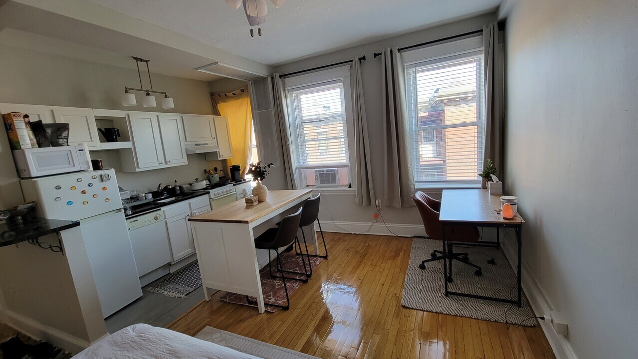 1169 Commonwealth Ave, Unit 201 in Boston, MA - Foto de edificio