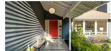 7660 85th Pl SE in Mercer Island, WA - Building Photo - Building Photo