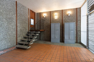 Franciscana Apartments in San Francisco, CA - Foto de edificio - Building Photo