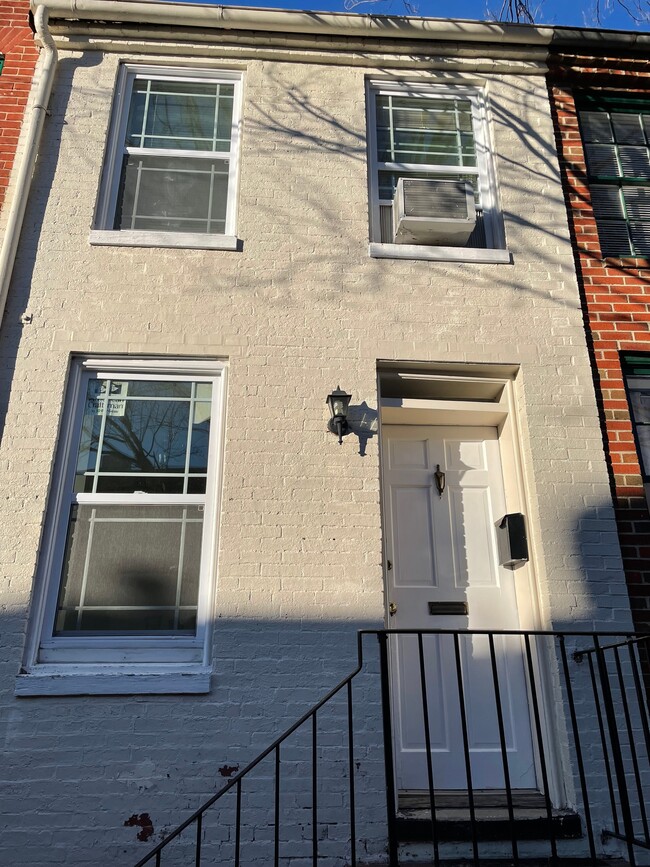 652 Dover St in Baltimore, MD - Building Photo - Building Photo