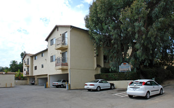 Canyon Lodge Apartments in Oceanside, CA - Building Photo - Building Photo