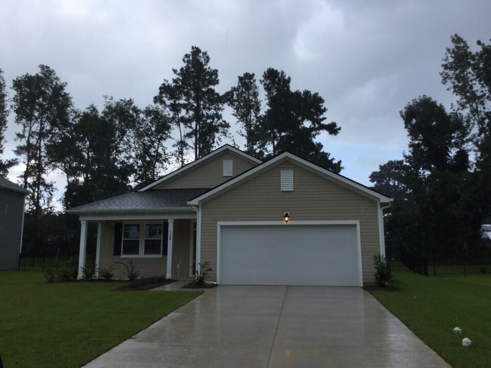 128 Sweet Gum Dr in Summerville, SC - Building Photo