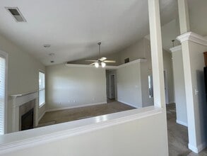 1417 Shining Armor Ln in Lafayette, IN - Foto de edificio - Building Photo